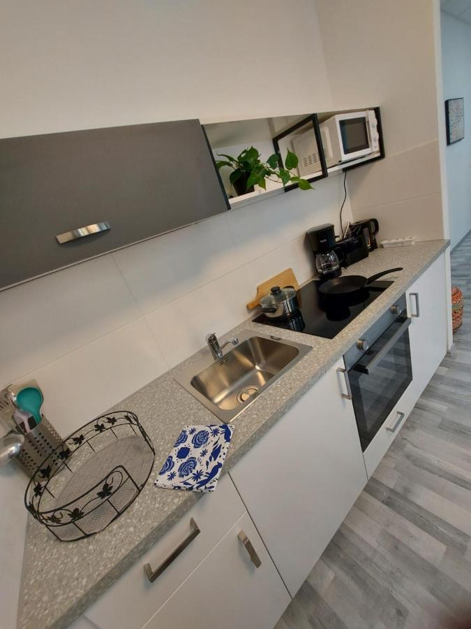 Apartman Favorita Apartment Wina Bagian luar foto