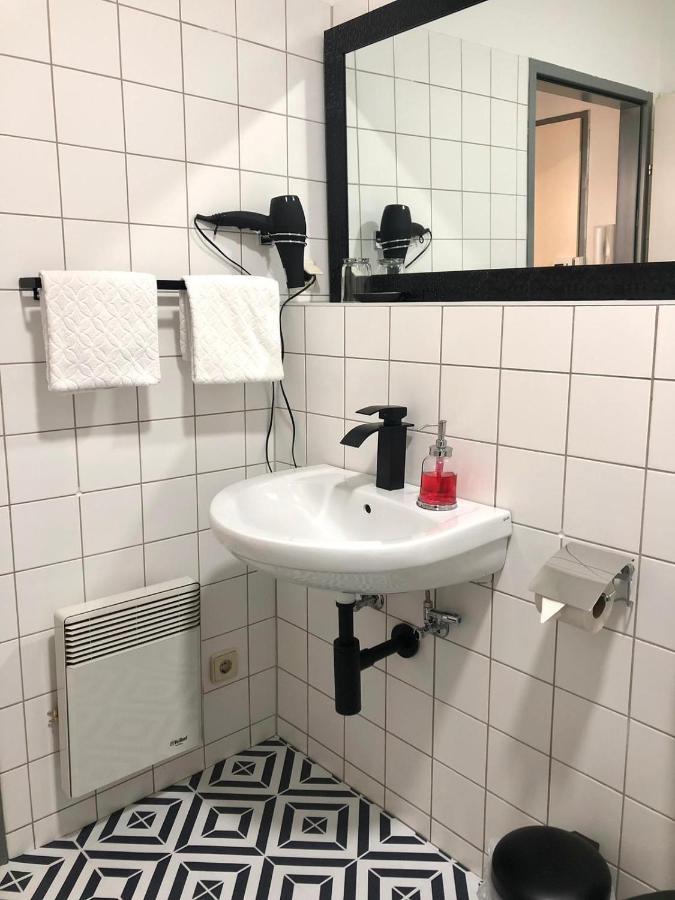 Apartman Favorita Apartment Wina Bagian luar foto